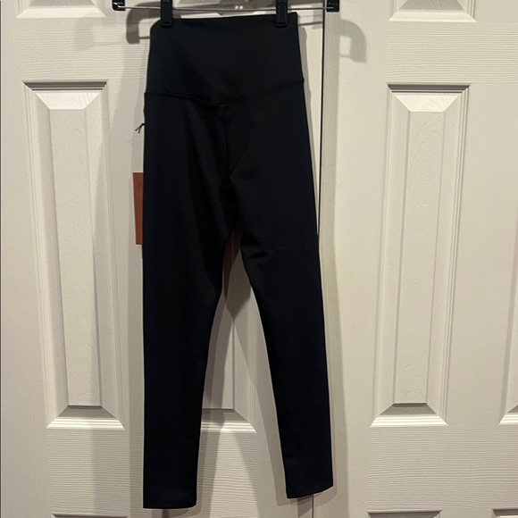 NWT-Girlfriend Collective Women’s Black Leggings - Picture 8 of 10